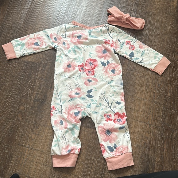 Floral baby girl onesie sleep and play with matching headband - Picture 3 of 3